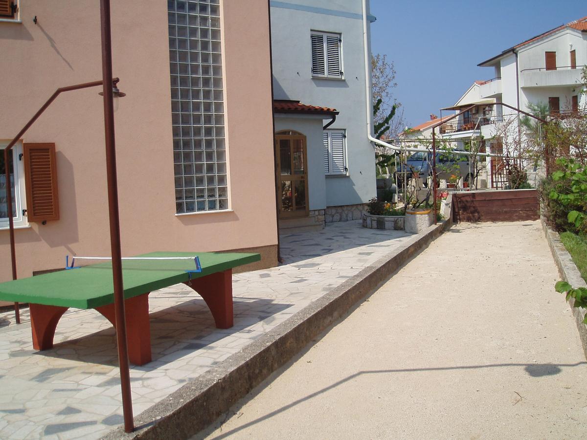 Apartment Orbanic Cres Luaran gambar