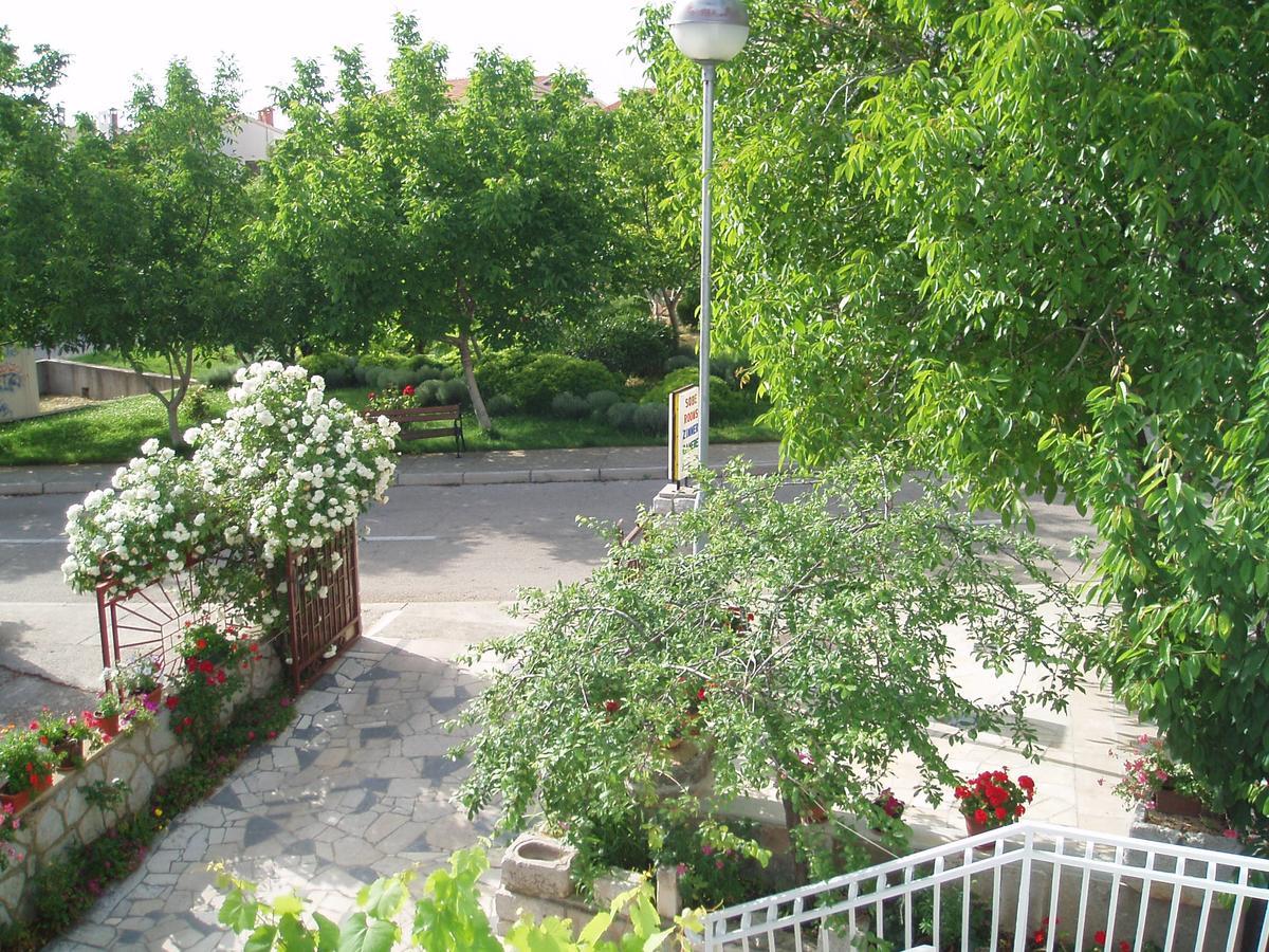 Apartment Orbanic Cres Luaran gambar