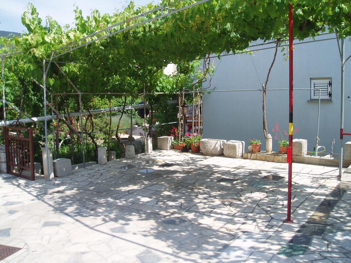 Apartment Orbanic Cres Luaran gambar