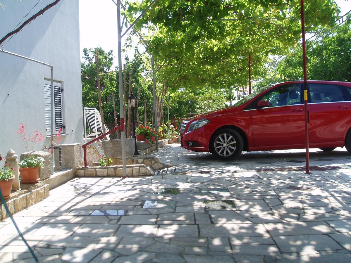 Apartment Orbanic Cres Luaran gambar