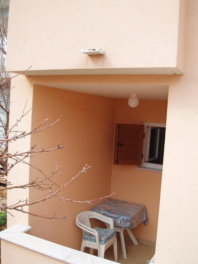 Apartment Orbanic Cres Luaran gambar