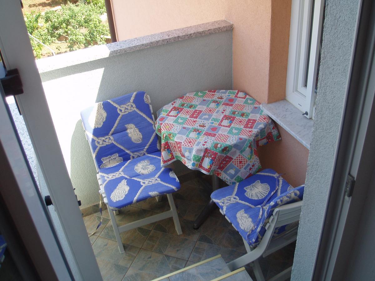 Apartment Orbanic Cres Luaran gambar